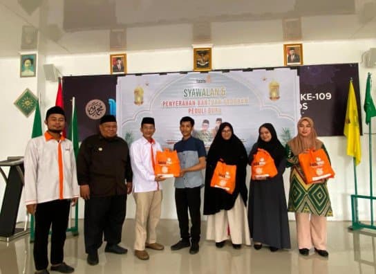 Peduli Guru Di Maros, Lazismu Serahkan Bantuan